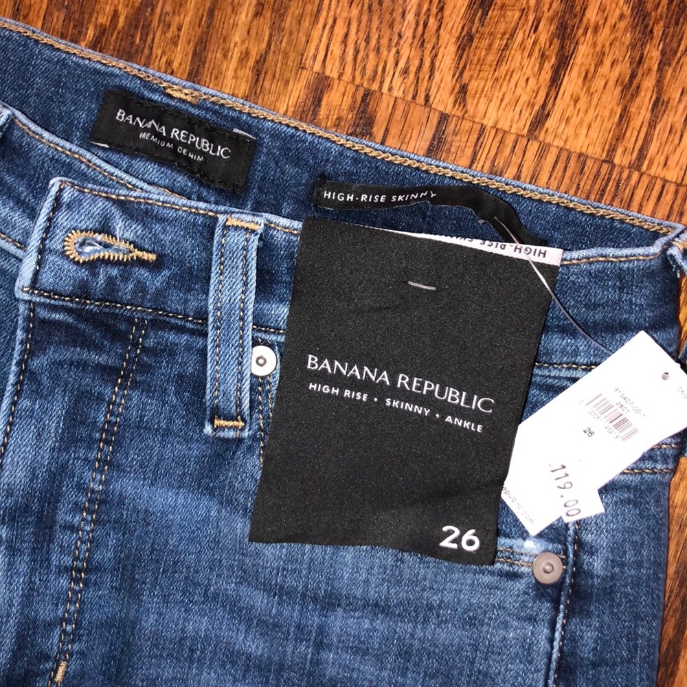Never wore, brand new with tags. Soft and stretchy material.